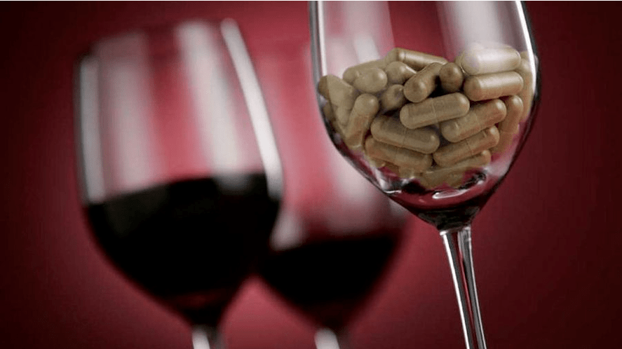 O álcool é permitido 3-4 dias após o final do curso dos antibióticos